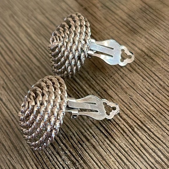 Vintage Spiral Silver-tone Button Clip Earrings - Picture 3 of 14